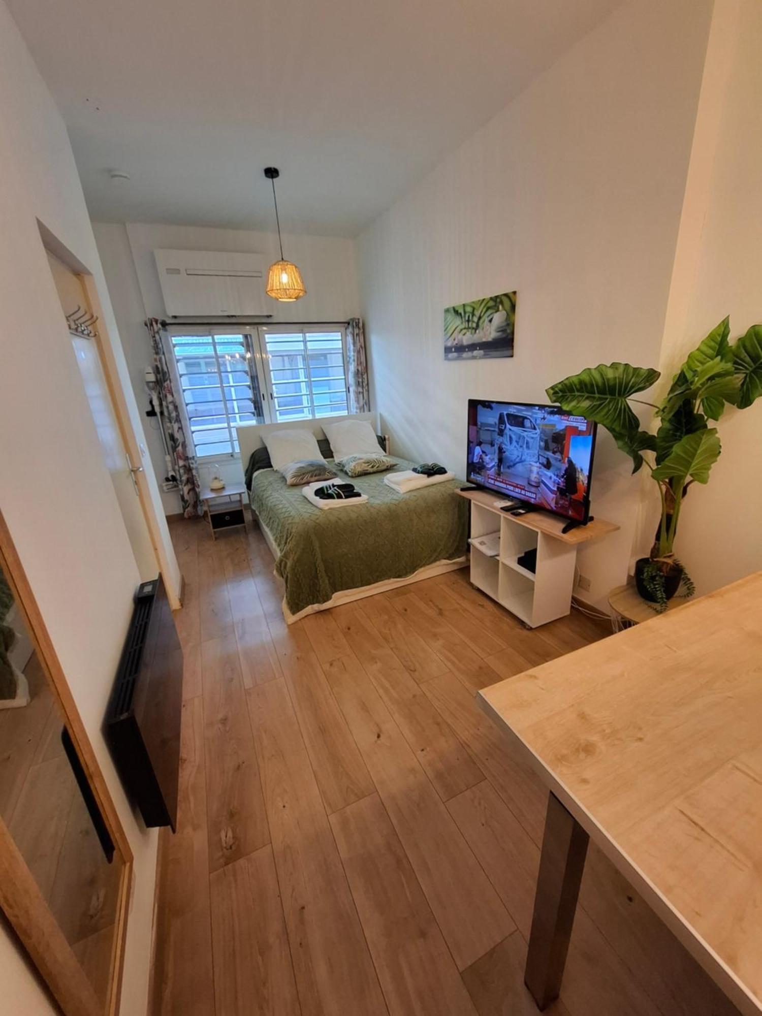 Studio La Casa De Planel Gare Saint Roch Montpellier Bagian luar foto